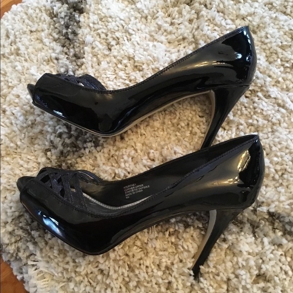 White House Black Market Peep Toe Pumps 8M - Picture 3 of 4
